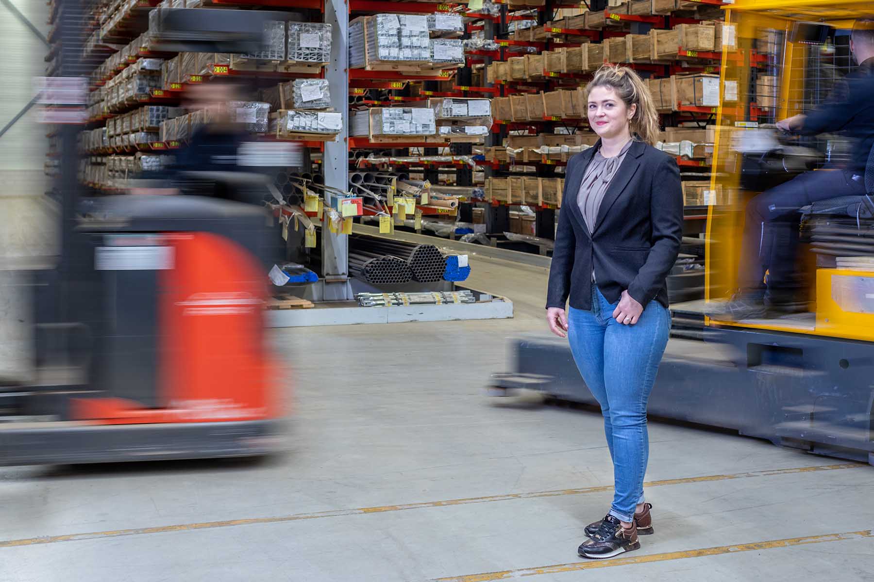 Milou Visscher: Specialist in buitenlandse leveringen van RVS buizen